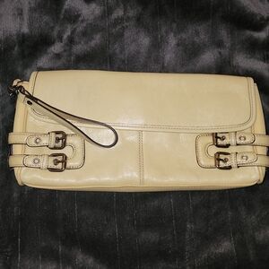 LIKE NEW ✨️$50 Franco Sarto Elegant Butter Cream Clutch Bag